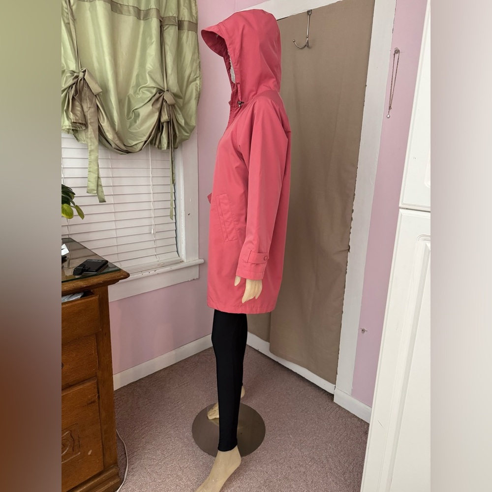 L.L. Bean Lightweight Jacket - Picture 2 of 15
